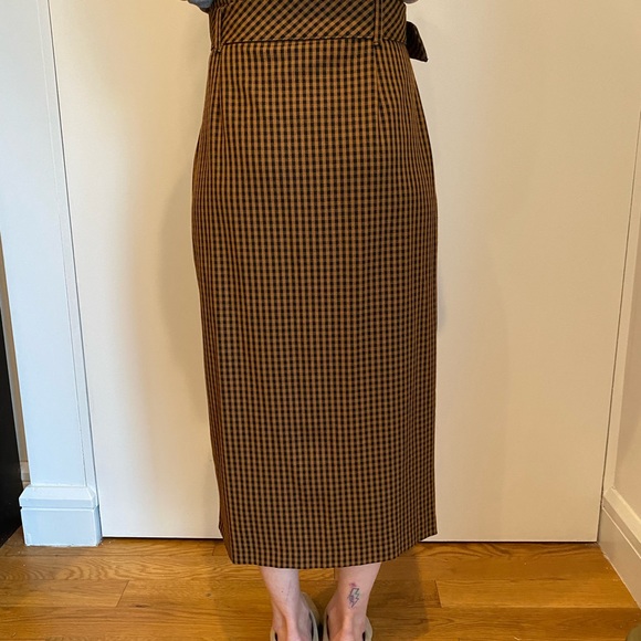 Zara - Checkered, high waist, belted skirt - Picture 2 of 5